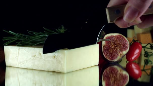 Käse im klassischen Stil — Stockvideo