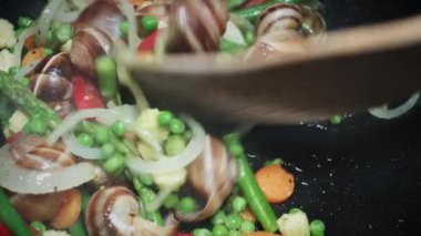 Taze makarna ve deniz ürünleri