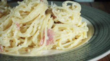 Taze makarna ve deniz ürünleri