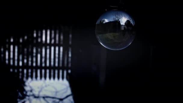 Скляна куля на землі — стокове відео