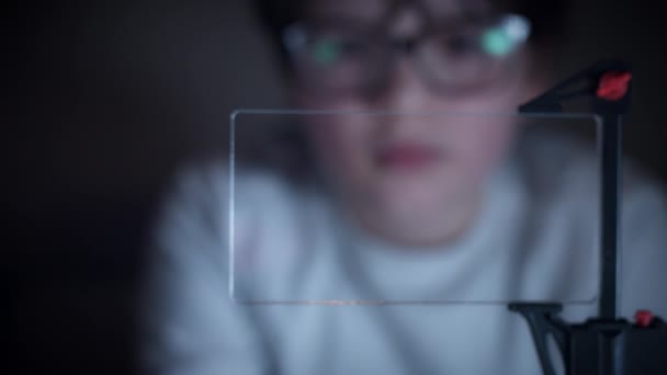 Dispositivo Inteligente Transparente Futuro Impressão Digital Digitalização Criança — Vídeo de Stock