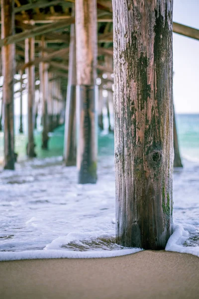 Esqueletos del muelle —  Fotos de Stock