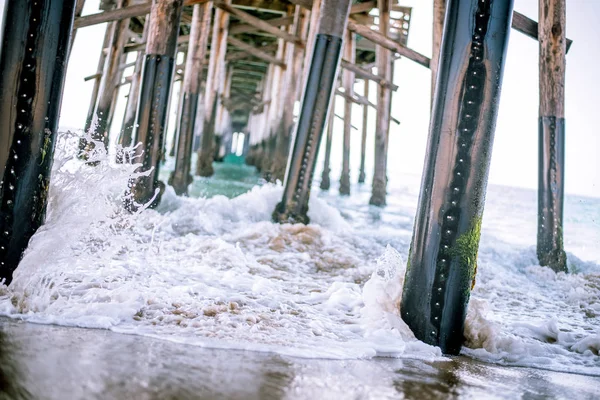 Esqueletos del muelle —  Fotos de Stock