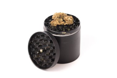 Sağlık ve eğlence esrar üstüne siyah herb değirmeni