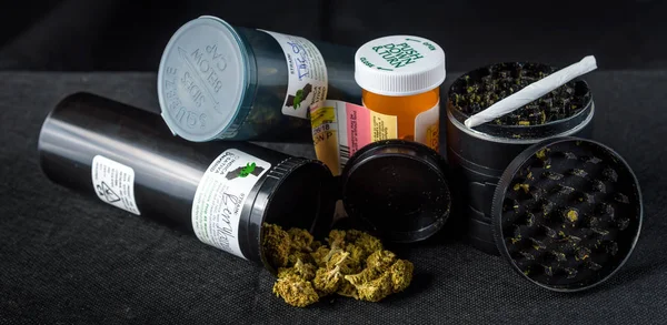 Recreational and Medicinal Marijuana — Stock Photo, Image