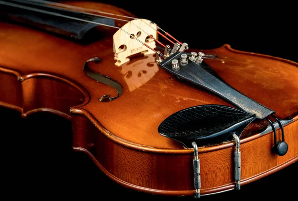 Foto Estúdio Violino Envelhecido Tiro Contra Fundo Preto — Fotografia de Stock