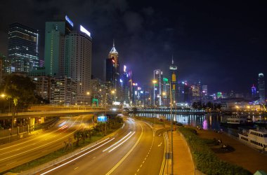 Şehre Karşı Aydınlanmış Hong Kong Yolu