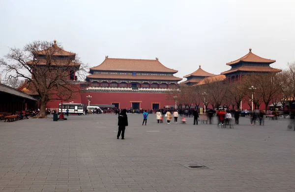 Beijing Forbidden City Meridian Gate with tourists — Stok fotoğraf