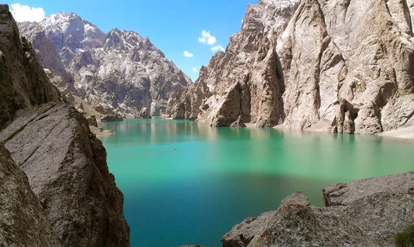 Kırgızistan gölde kel-Suu