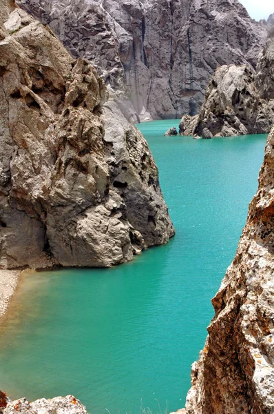 Kırgızistan gölde kel-Suu