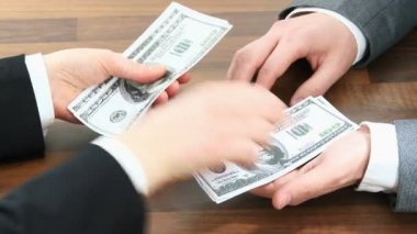 Adama parasını öde