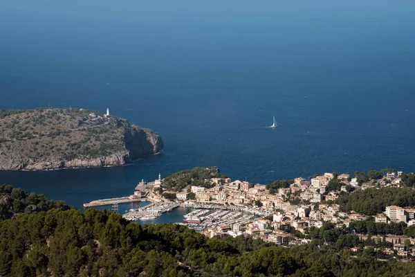 Vista panorámica de la ciudad de Port de Soller en la isla de Mallorca, España —  Fotos de Stock