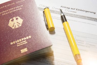 Vatandaşlık ve kalem için dilekçe ile Alman pasaportu