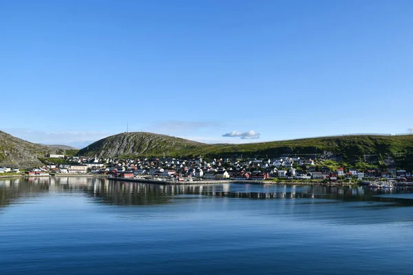 Aldeia de Kjollefjord no norte da Noruega — Fotografia de Stock