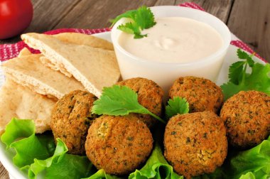 Falafel pide ve cacık ile 