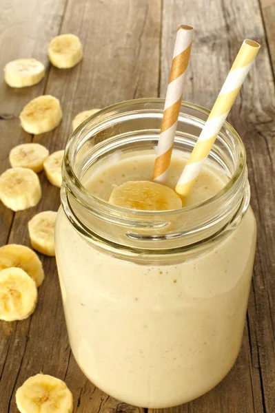 Bananen Haferflocken Frühstück Smoothie Einmachglas Auf Holztisch — Stockfoto