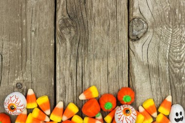 Cadılar Bayramı şeker alt kenarlık rustik ahşap karşı