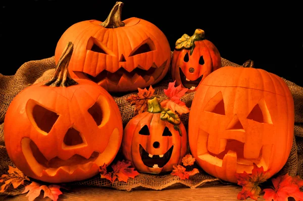 Group of Halloween Jack o Lanterns and decor — Stock Photo, Image