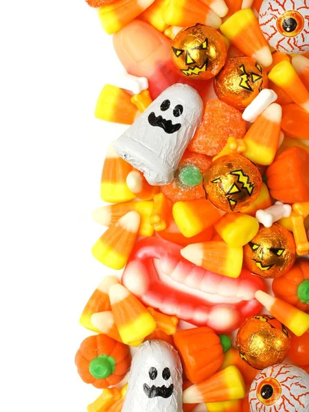 Вертикальная граница конфет Хэллоуина — стоковое фото