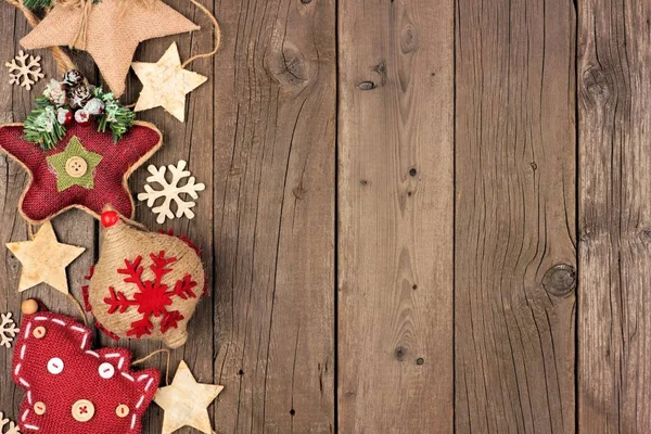 Borde lateral rústico adorno de Navidad sobre madera — Foto de Stock