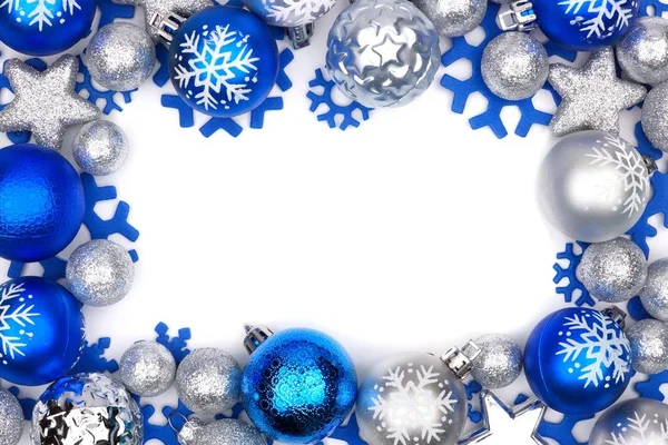 Moldura de ornamento de Natal azul e prata sobre branco — Fotografia de Stock