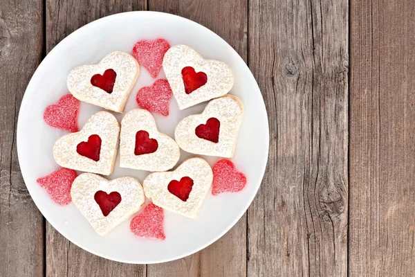Coração Forma Dia Dos Namorados Biscoitos Com Geléia Doces Uma — Fotografia de Stock