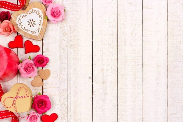 Valentijnsdag Zijrand Van Harten Bloemen Geschenken Decor Tegen Een Rustieke — Stockfoto