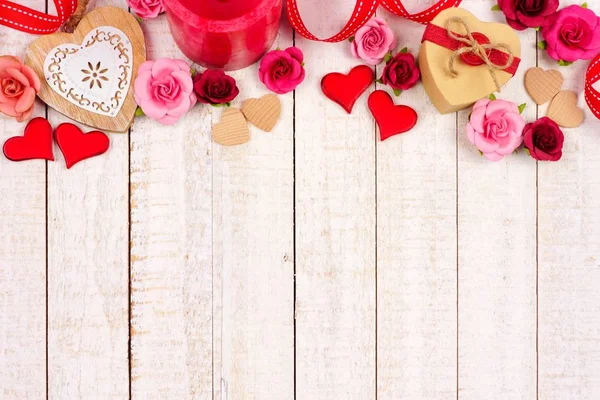 Día San Valentín Borde Superior Corazones Flores Regalos Decoración Sobre — Foto de Stock