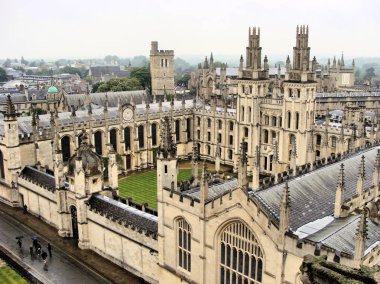 oxford, İngiltere'de tarihi üniversite içinde görüntüleme
