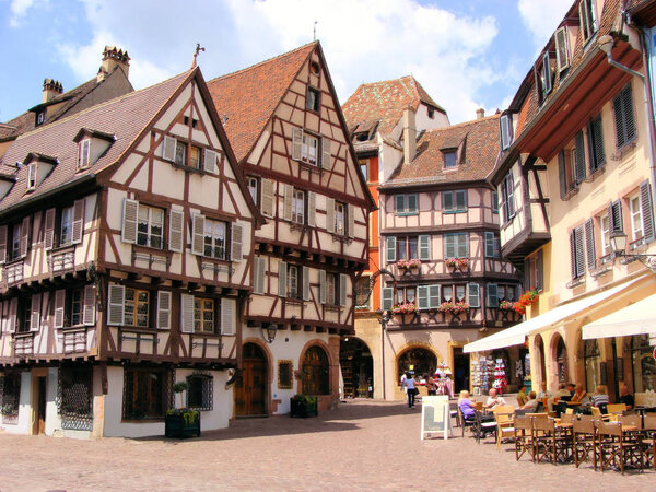 Живописная площадь в эльзасском городе Кольмар, Франция
