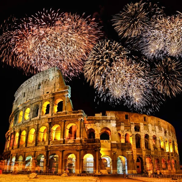 Famoso Colosseo Roma Notte Con Fuochi Artificio Italia — Foto Stock