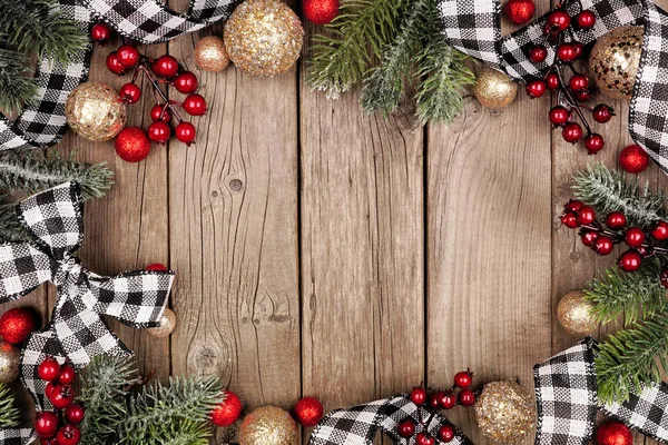 Vánoční Rám Bílou Černou Kostkovanou Stuhou Cetkami Větvemi Stromů Pohled — Stock fotografie
