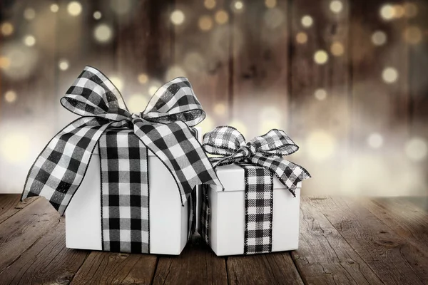 Rustic Christmas Gifts Black White Buffalo Plaid Check Ribbon Side — Stock Photo, Image