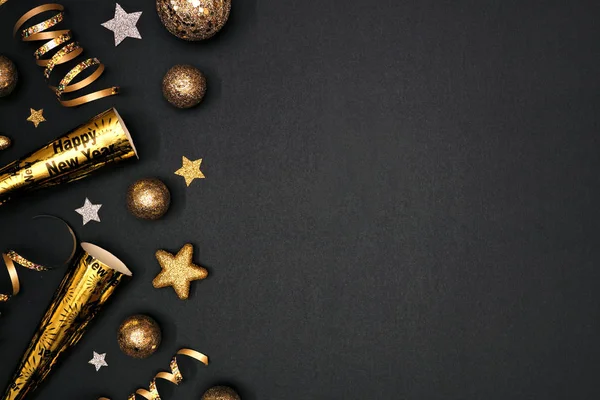 Bordo Laterale Capodanno Stelle Oro Scintillanti Stelle Filanti Decorazioni Rumoristi — Foto Stock