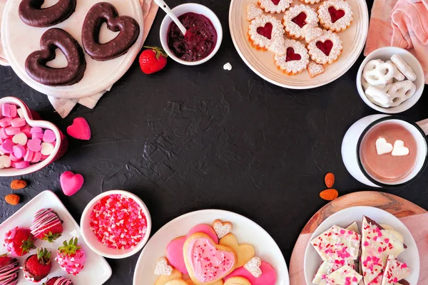 Dia Dos Namorados Quadro Doces Misturados Biscoitos Vista Acima Sobre — Fotografia de Stock