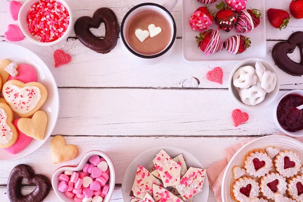 Dia Dos Namorados Moldura Com Uma Seleção Doces Biscoitos Visão — Fotografia de Stock