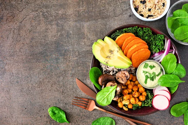 Friska Vegan Buddha Skål Med Avokado Sötpotatis Grönkål Och Grönsak — Stockfoto