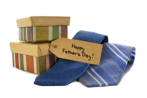 Happy Fathers Day Tag Met Cadeaudoosjes Stropdassen Wit — Stockfoto