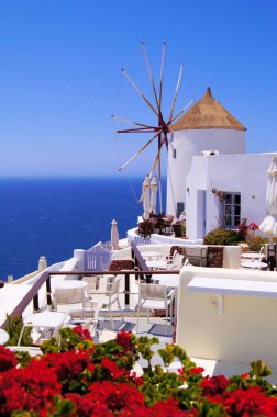 Yunanistan 'ın Santorini kentinin ünlü yel değirmeni