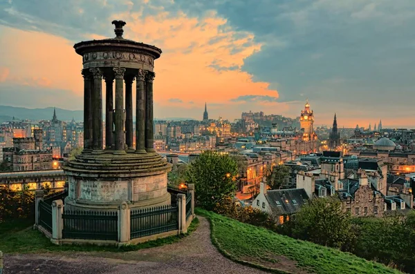 Utsikt Gamle Edinburgh Skottland – stockfoto