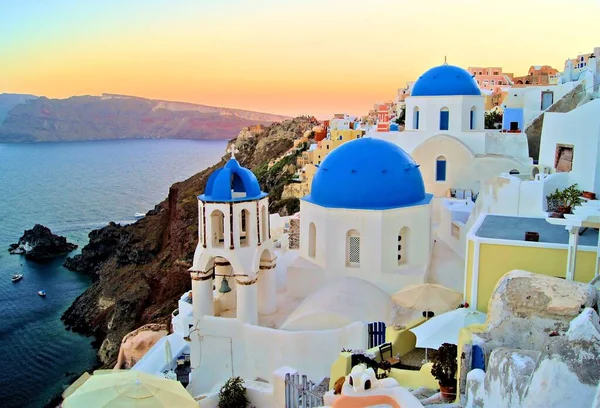 Scène Classique Santorin Avec Les Célèbres Églises Dôme Bleu Grèce — Photo