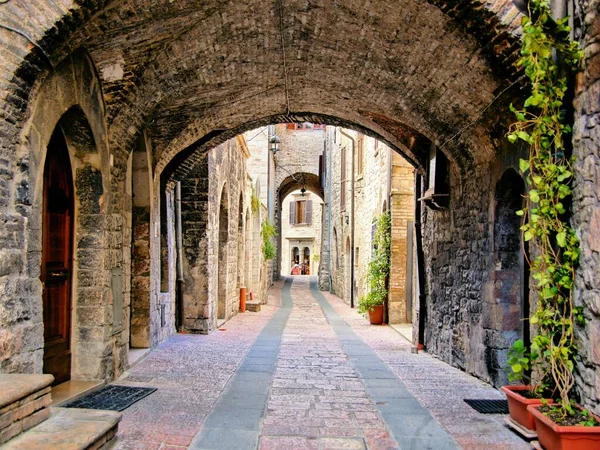 Gewölbte Mittelalterliche Straße Der Stadt Assisi Italien — Stockfoto