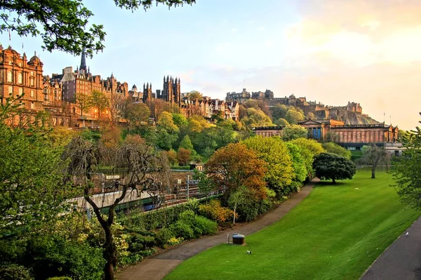 Utsikt Gamle Edinburgh Skottland – stockfoto