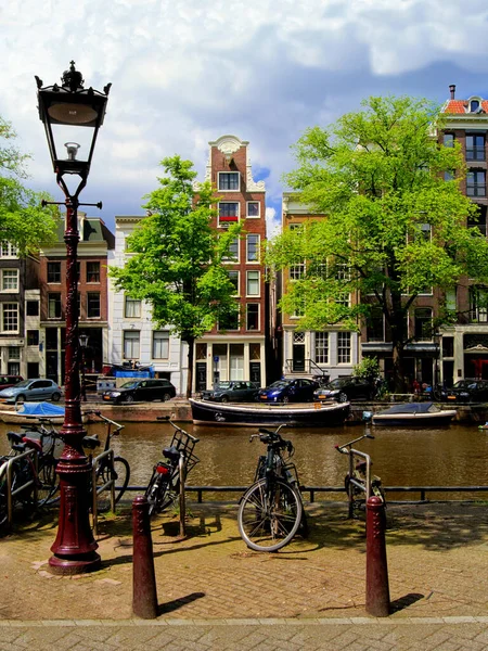 Klasická Amsterdamská Kanálová Scéna Koly Nizozemsko — Stock fotografie