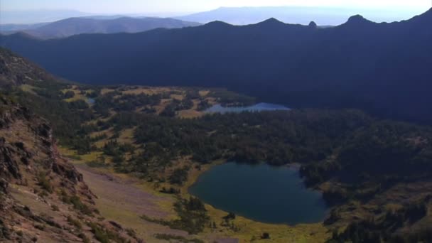 공중 총 숲 산과 호수 — 비디오