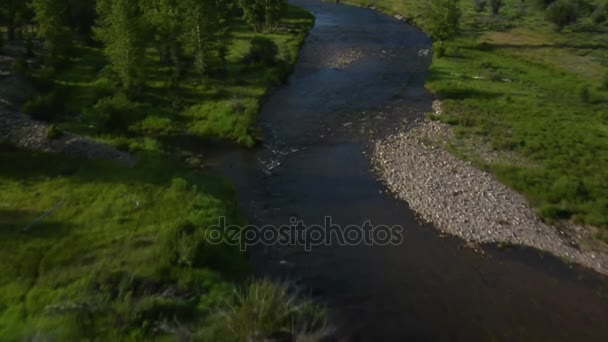 Vue aérienne de Green Valley avec River 