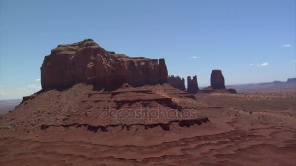 Aerial shot of monument valley buttes — Stock Video