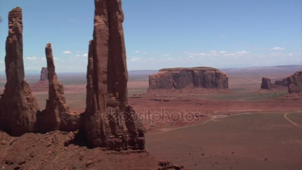 Aerial shot of monument valley spires — Stock Video