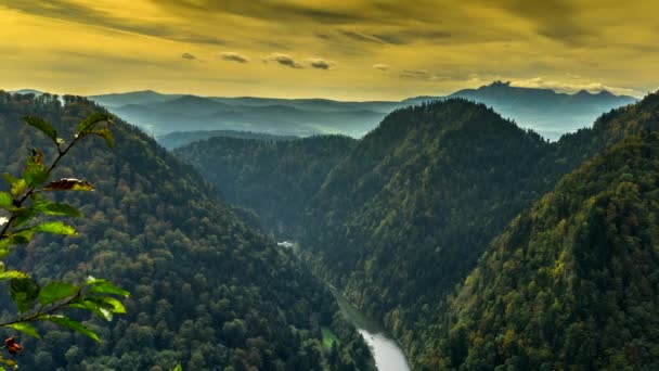 Pieniny Dağları'nın görünümü. — Stok video