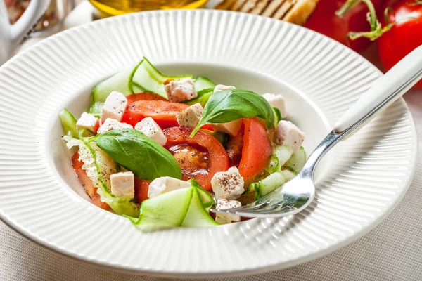 Fresh mediterranean salad. — Stock Photo, Image